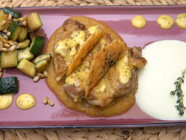 Pollo Fino auf Tomatensugo mit Kartoffelschaum - Rezept - Bild Nr. 16049