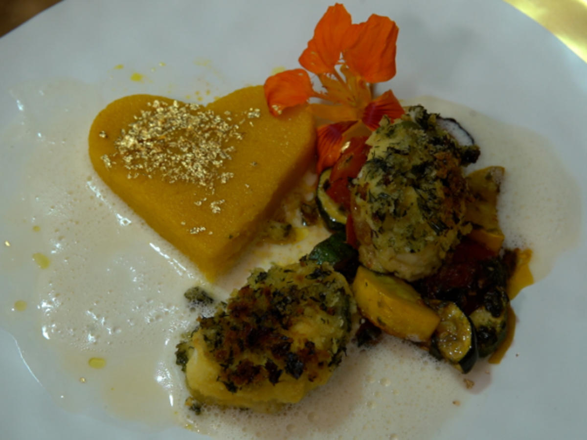 Überbackener Seeteufel mit Kohlrabi-Püree und Champagnersauce - Rezept ...
