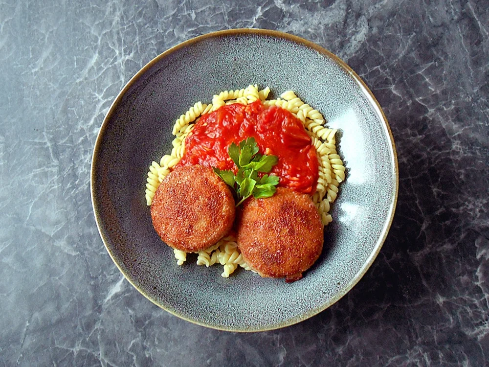Rezept: Jägerschnitzel mit Tomatensoße und Spirelli Bild Nr. 16059 Jägerschnitzel mit Tomatensoße und Spirelli - Rezept - Bild Nr. 16059