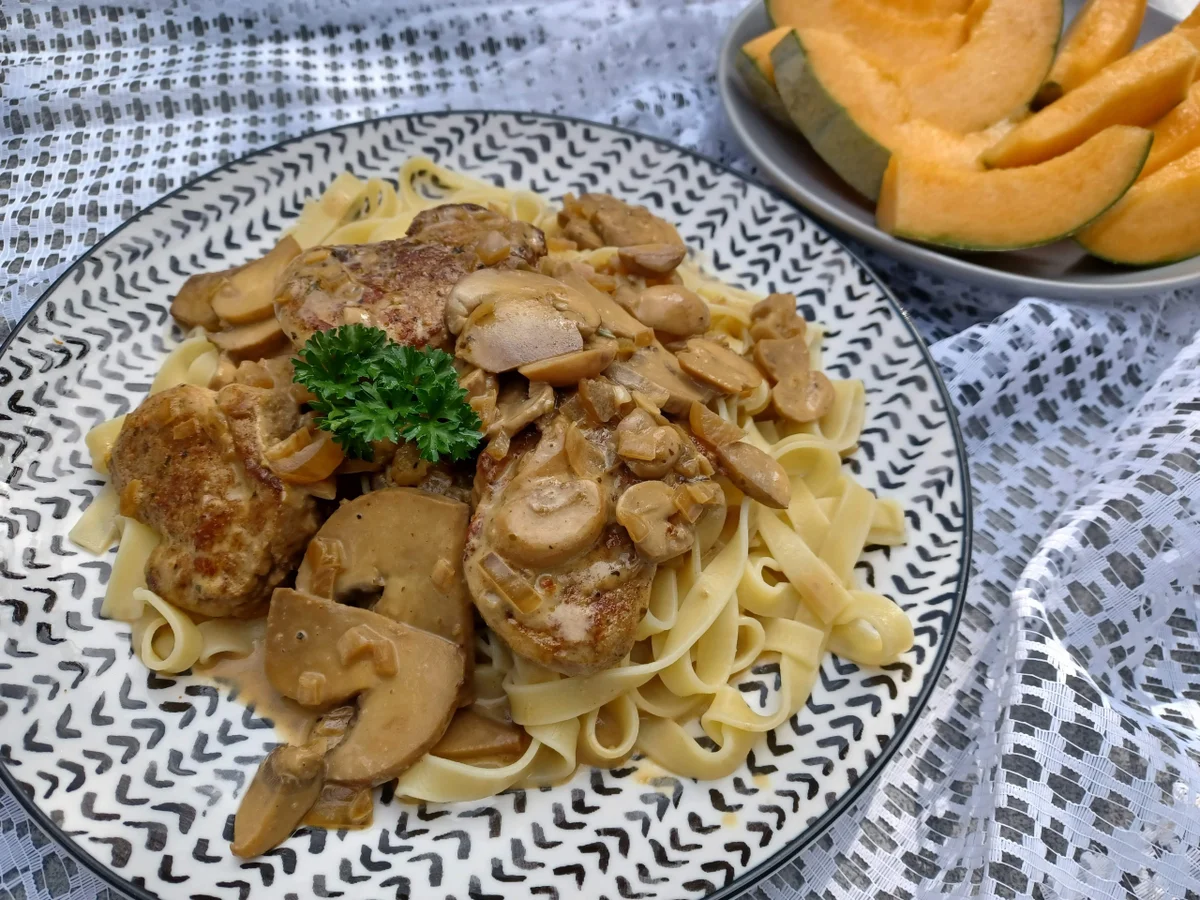 Rezept: Champignonsahnesoße mit Medaillons Bild Nr. 16059 Champignonsahnesoße mit Medaillons - Rezept - Bild Nr. 16059