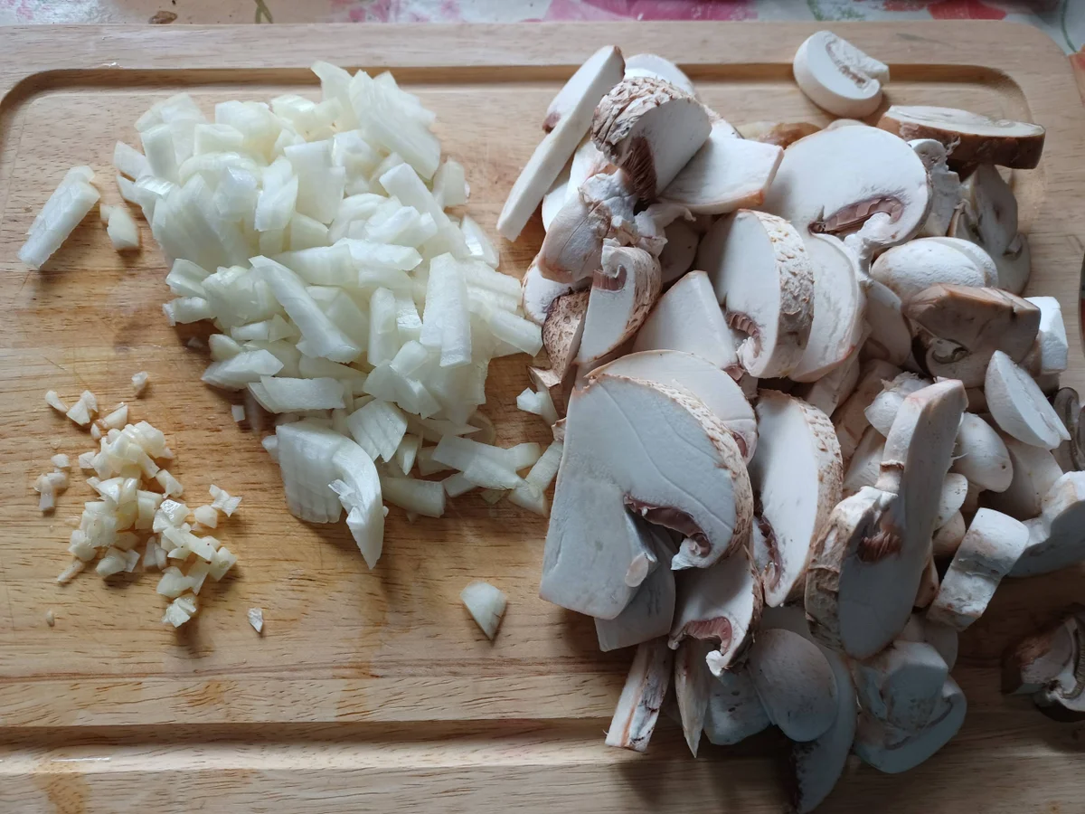 Rezept: Champignonsahnesoße mit Medaillons Bild Nr. 16064 Champignonsahnesoße mit Medaillons - Rezept - Bild Nr. 16064