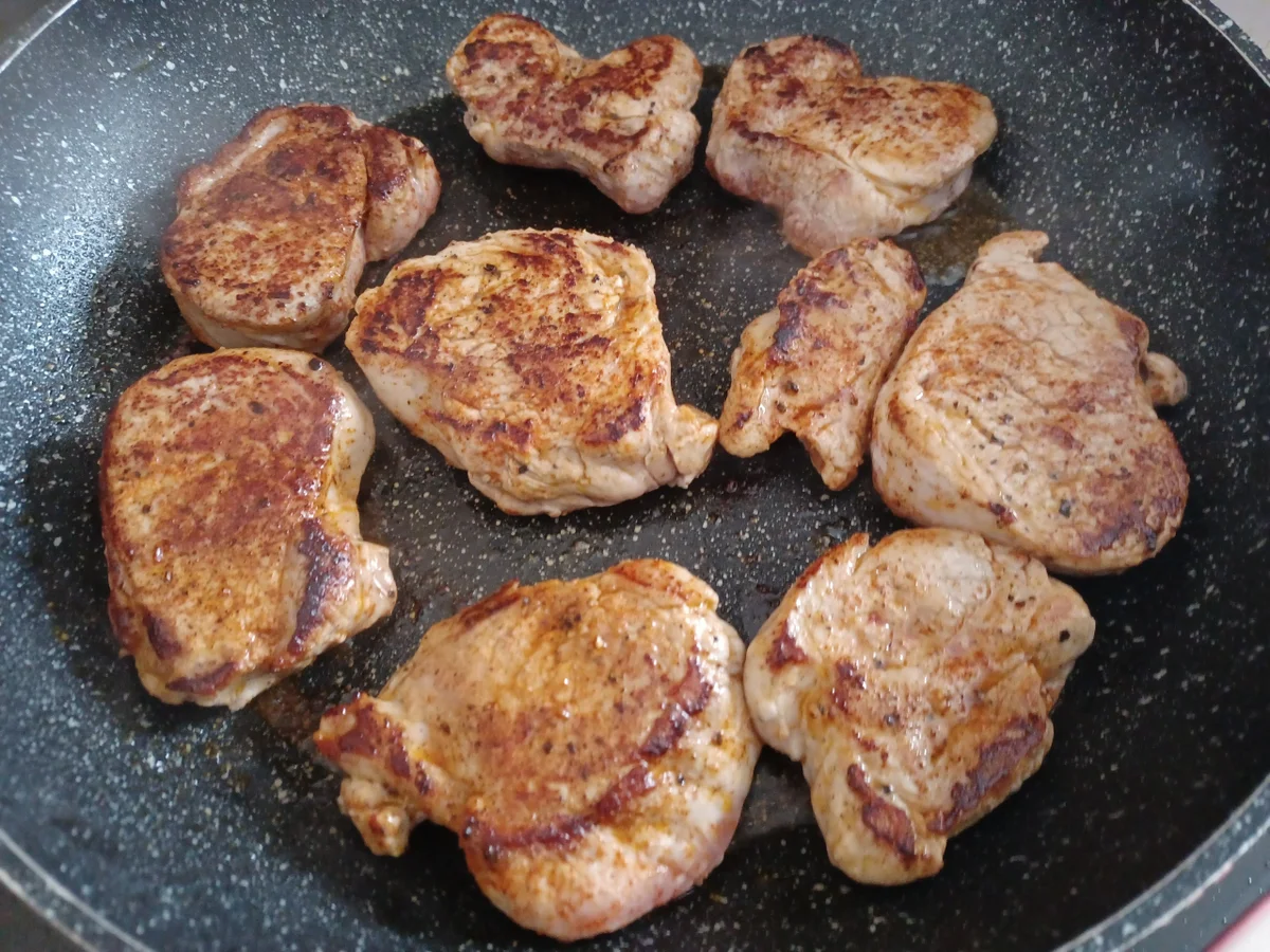 Rezept: Champignonsahnesoße mit Medaillons Bild Nr. 16065 Champignonsahnesoße mit Medaillons - Rezept - Bild Nr. 16065