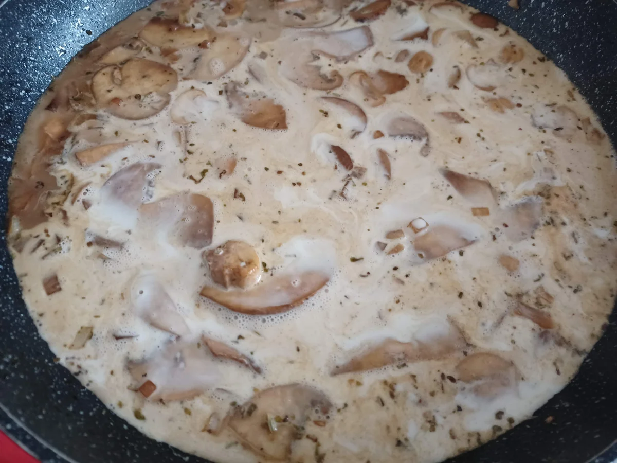 Rezept: Champignonsahnesoße mit Medaillons Bild Nr. 16068 Champignonsahnesoße mit Medaillons - Rezept - Bild Nr. 16068