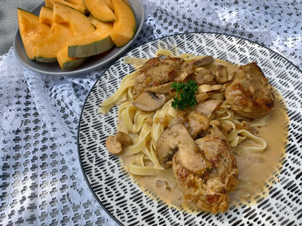 Rezept: Champignonsahnesoße mit Medaillons Bild Nr. 16070 Champignonsahnesoße mit Medaillons - Rezept - Bild Nr. 16070