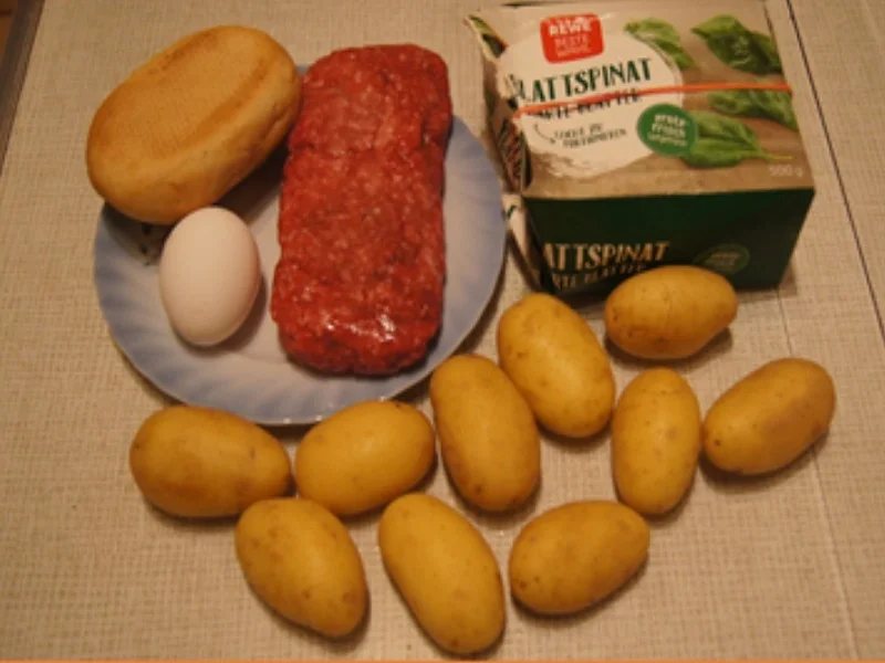 Rezept: Rindermettbällchen in Sahnesauce mit würzigen Blattspinat und Kümmel-Drillingen Bild Nr. 16060 Rindermettbällchen in Sahnesauce mit würzigen Blattspinat und Kümmel-Drillingen - Rezept - Bild Nr. 16060