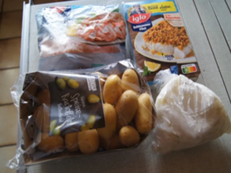 Rezept: Schlemmerfilet mit Garnelen, Rahm-Kohlrabi und Pellkartoffel-Drillingen Bild Nr. 3 Schlemmerfilet mit Garnelen, Rahm-Kohlrabi und Pellkartoffel-Drillingen - Rezept - Bild Nr. 3