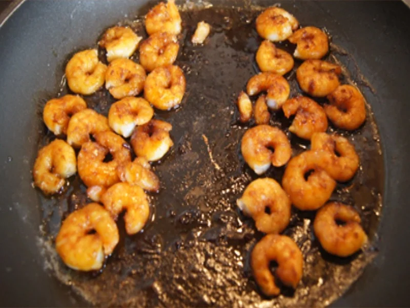 Rezept: Schlemmerfilet mit Garnelen, Rahm-Kohlrabi und Pellkartoffel-Drillingen Bild Nr. 7 Schlemmerfilet mit Garnelen, Rahm-Kohlrabi und Pellkartoffel-Drillingen - Rezept - Bild Nr. 7