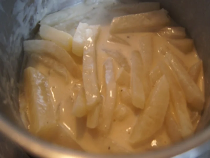 Rezept: Schlemmerfilet mit Garnelen, Rahm-Kohlrabi und Pellkartoffel-Drillingen Bild Nr. 9 Schlemmerfilet mit Garnelen, Rahm-Kohlrabi und Pellkartoffel-Drillingen - Rezept - Bild Nr. 9