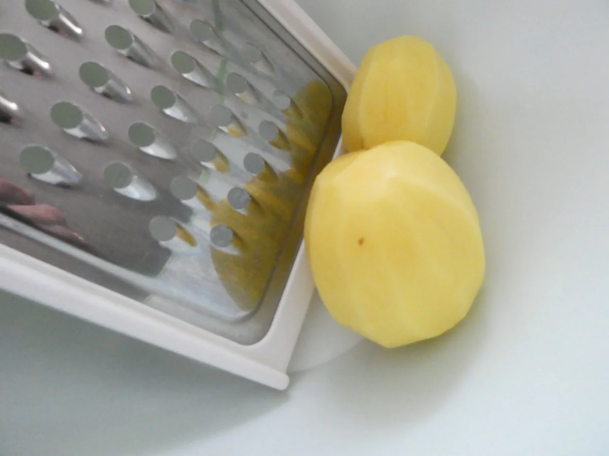 Kartoffel-Kräuter-Waffeln mit Bacon und Kräuterquark - Rezept - Bild Nr. 16063