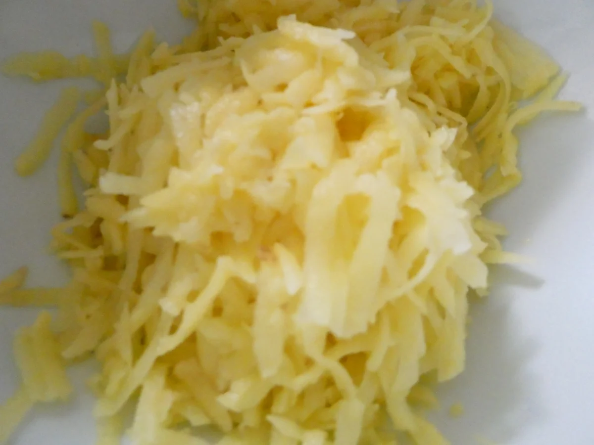 Kartoffel-Kräuter-Waffeln mit Bacon und Kräuterquark - Rezept - Bild Nr. 16064