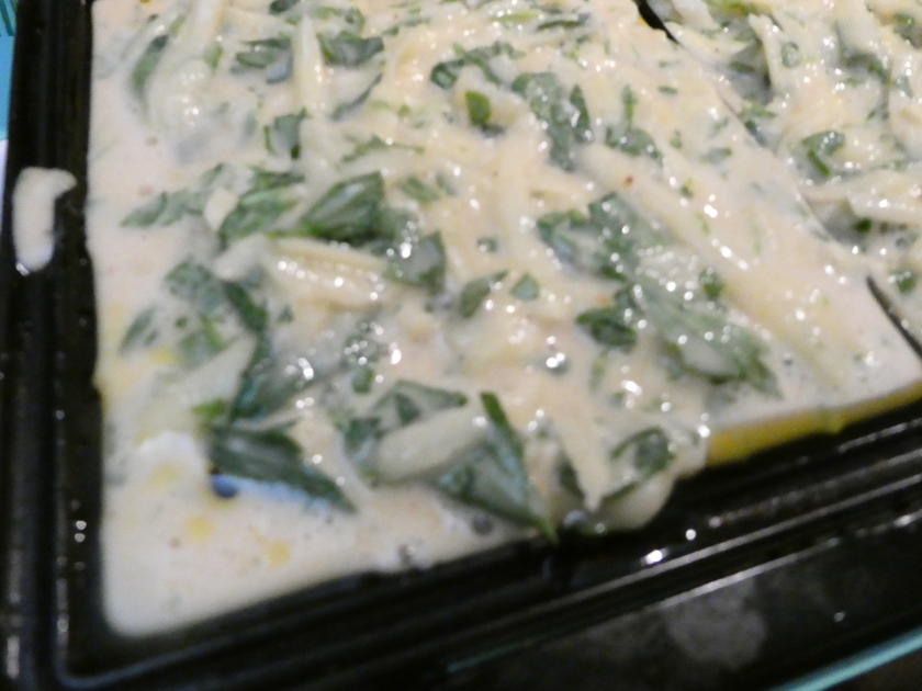 Kartoffel-Kräuter-Waffeln mit Bacon und Kräuterquark - Rezept - kochbar.de