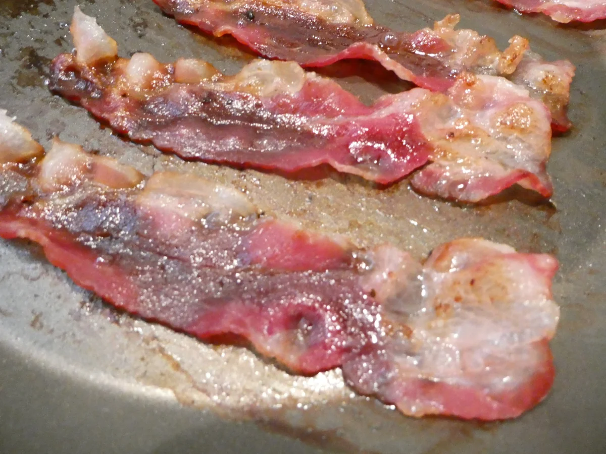 Kartoffel-Kräuter-Waffeln mit Bacon und Kräuterquark - Rezept - Bild Nr. 16076