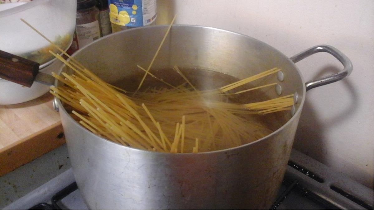 Spaghetti mit extra Sauce Bolognese - Rezept - Bild Nr. 7