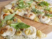 Flammkuchen mit Ziegenkäse und Weintrauben - Rezept - Bild Nr. 16061