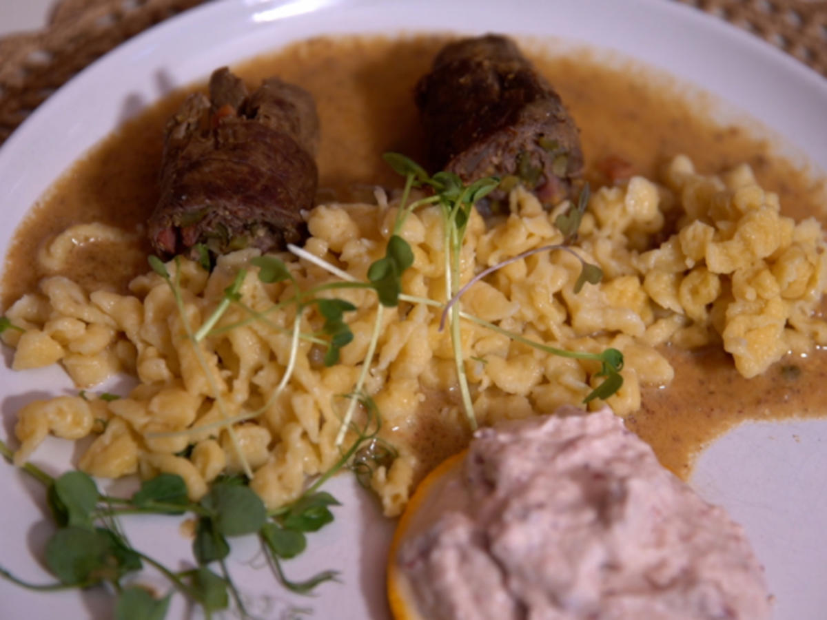 Roulade mit Soße und Spätzle - Rezept - Bild Nr. 2