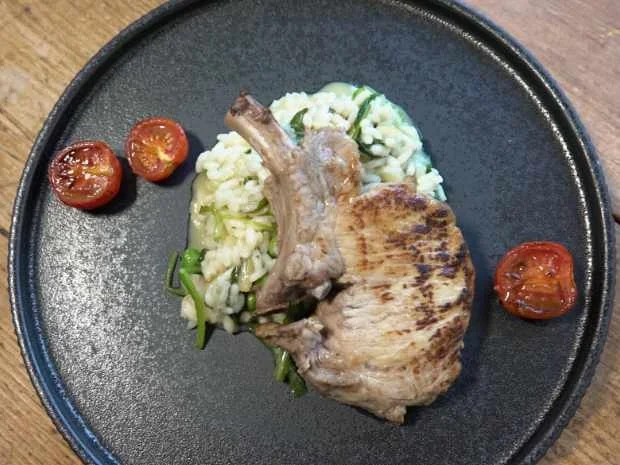 Rezept: Sommerrisotto mit Kotelett vom Pata Negra-Schwein Bild Nr. 2 Sommerrisotto mit Kotelett vom Pata Negra-Schwein - Rezept - Bild Nr. 2