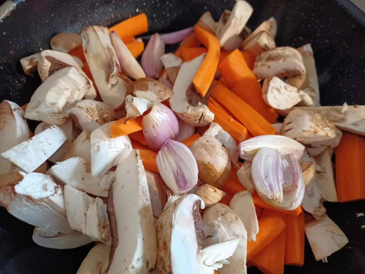 Rezept: Coq au vin kulinarische Weltreise 09/2022 Bild Nr. 16096 Coq au vin kulinarische Weltreise 09/2022 - Rezept - Bild Nr. 16096