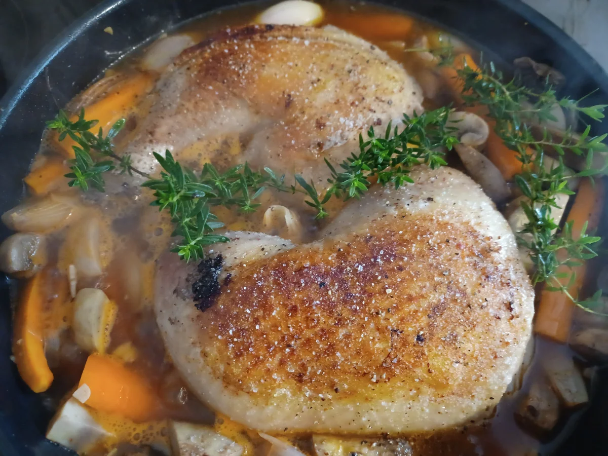 Rezept: Coq au vin kulinarische Weltreise 09/2022 Bild Nr. 16099 Coq au vin kulinarische Weltreise 09/2022 - Rezept - Bild Nr. 16099