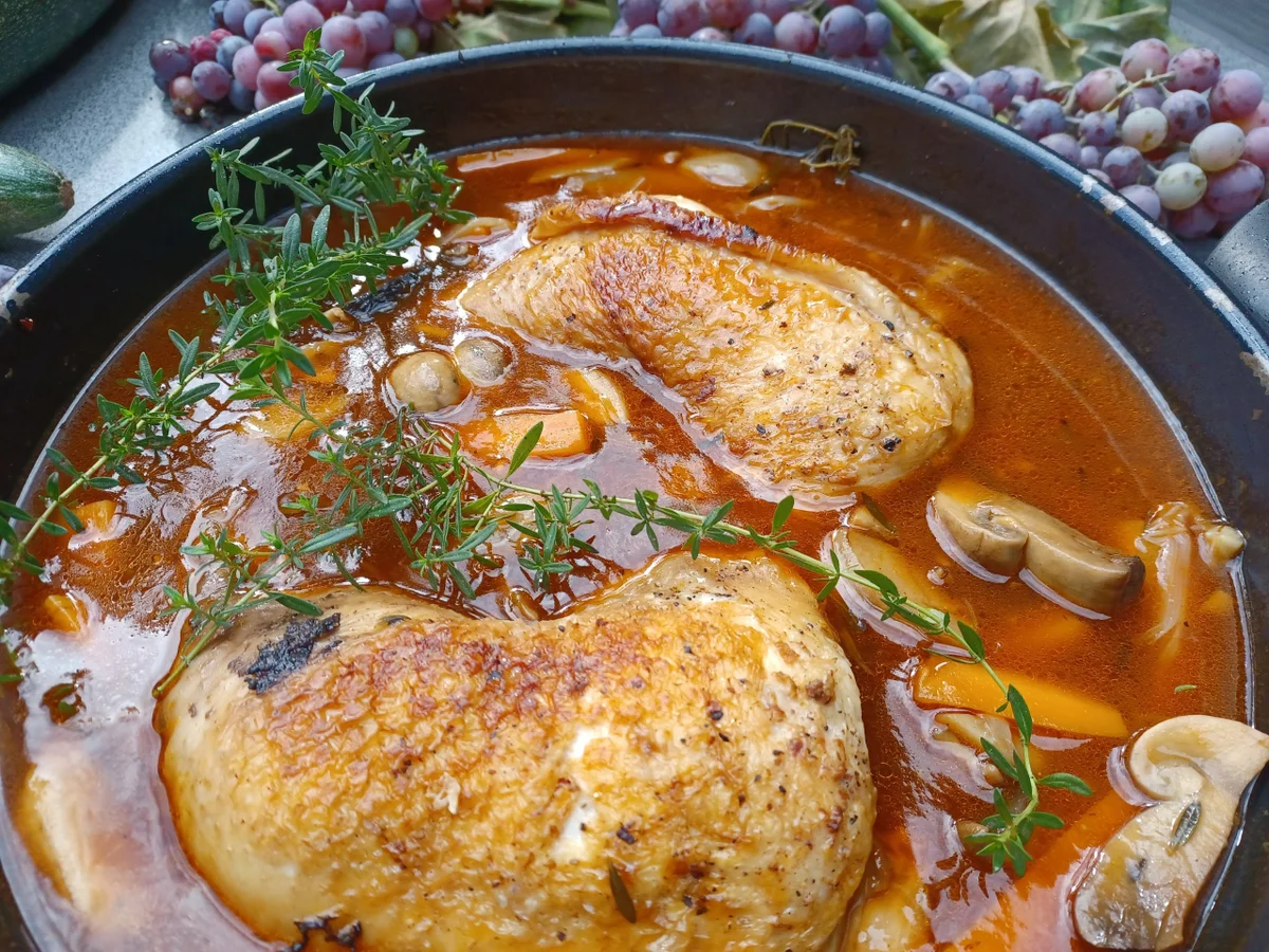 Rezept: Coq au vin kulinarische Weltreise 09/2022 Bild Nr. 16101 Coq au vin kulinarische Weltreise 09/2022 - Rezept - Bild Nr. 16101