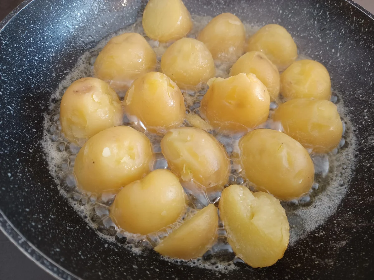 Rezept: Coq au vin kulinarische Weltreise 09/2022 Bild Nr. 16102 Coq au vin kulinarische Weltreise 09/2022 - Rezept - Bild Nr. 16102