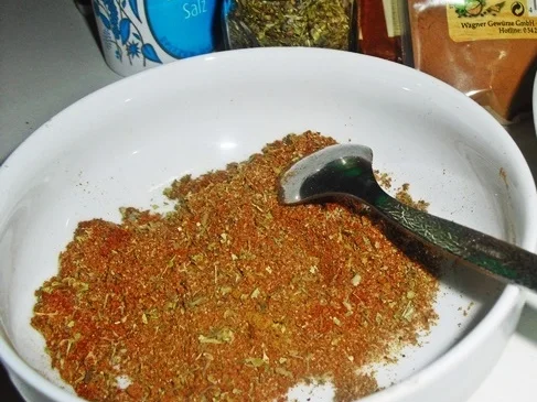 Rezept: Gyrosgewürz und Marinade dazu kulinarische Weltreise 09-2022 Bild Nr. 16091 Gyrosgewürz und Marinade dazu kulinarische Weltreise 09-2022 - Rezept - Bild Nr. 16091