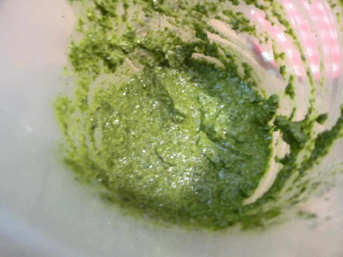 Spaghetti mit Salat-Mix-Walnuss-Pesto - Rezept - Bild Nr. 16097