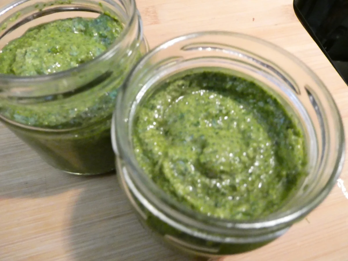 Spaghetti mit Salat-Mix-Walnuss-Pesto - Rezept - Bild Nr. 16098