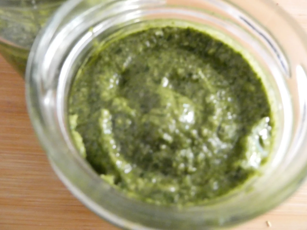 Spaghetti mit Salat-Mix-Walnuss-Pesto - Rezept - Bild Nr. 16099