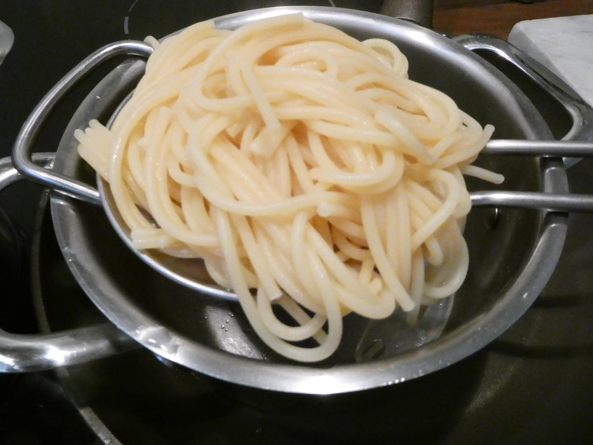 Spaghetti mit Salat-Mix-Walnuss-Pesto - Rezept - Bild Nr. 16101