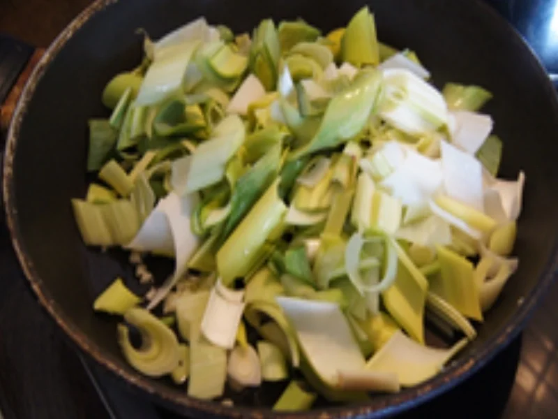 Rezept: Pellkartoffeln-Porree-Lachs-Auflauf Bild Nr. 16100 Pellkartoffeln-Porree-Lachs-Auflauf - Rezept - Bild Nr. 16100