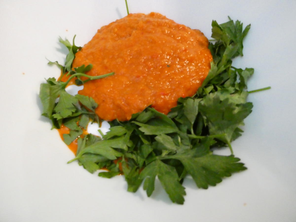 Ajvar-Kartoffeln mit Rostbratwürstchen und Krautsalat - Rezept - Bild Nr. 16100