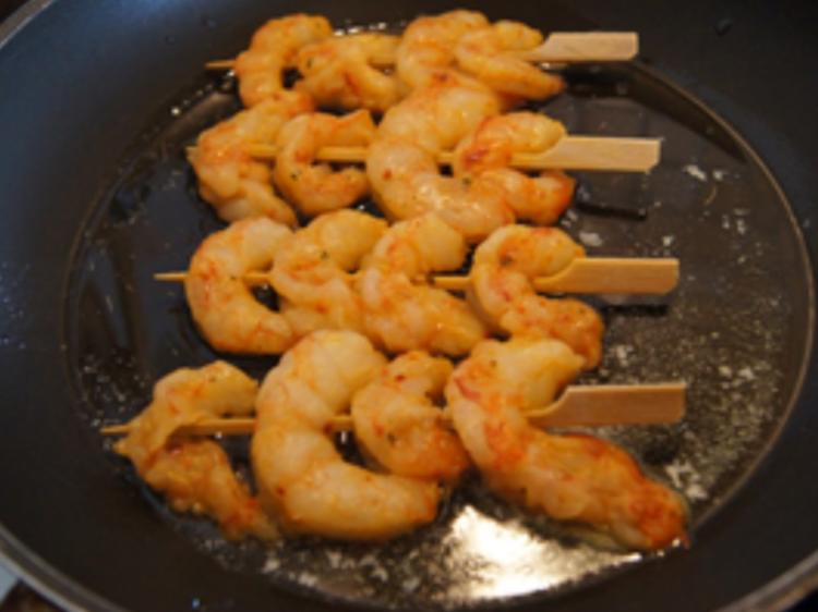 Asiatischer Bratreis mit Garnelenspieße - schnell &amp; einfach - von MausVoh