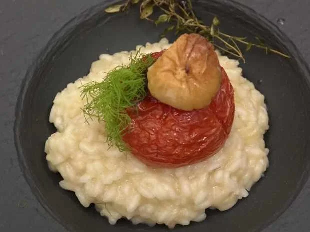 Rezept: Gegrillte Tomaten auf Risottobett mit Fenchelgrün Bild Nr. 16095 Gegrillte Tomaten auf Risottobett mit Fenchelgrün - Rezept - Bild Nr. 16095