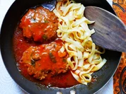 Rathauspfännchen mit saftige Frikadellen und breiten Nudeln - Rezept - Bild Nr. 16096