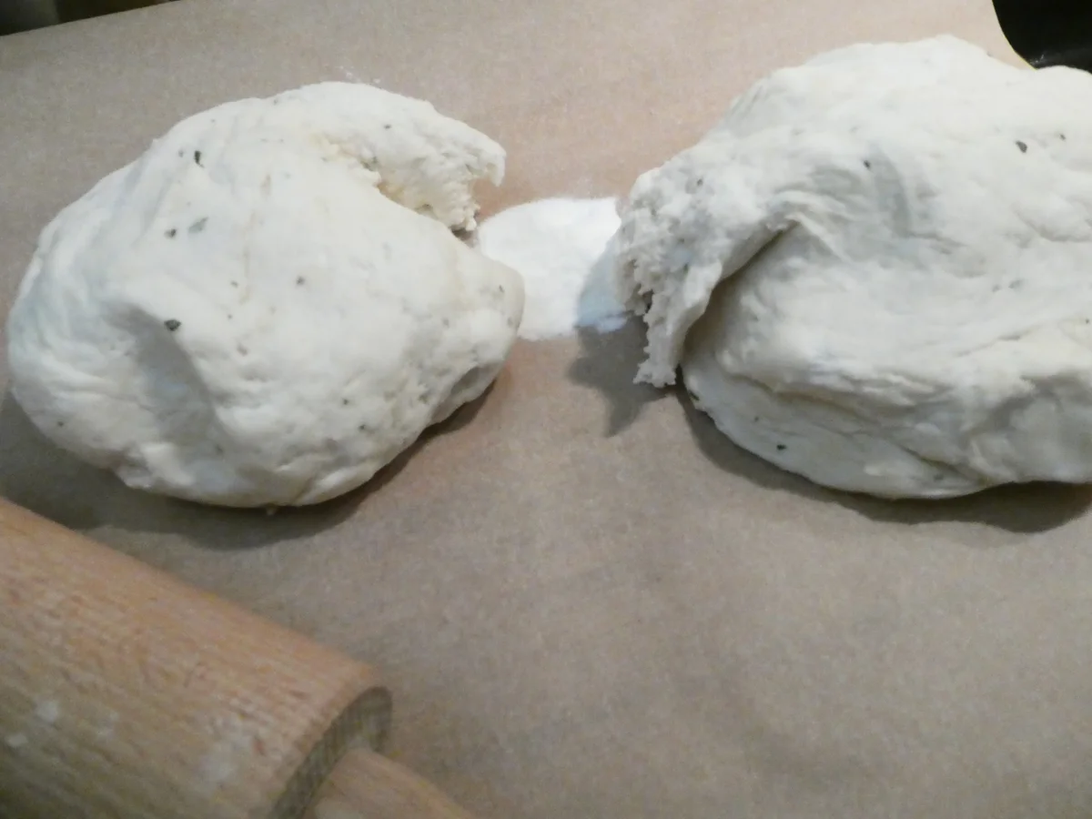 Kräuterfladen mit Kartoffeln -Schafskäse und Rosmarin - Rezept - Bild Nr. 16106