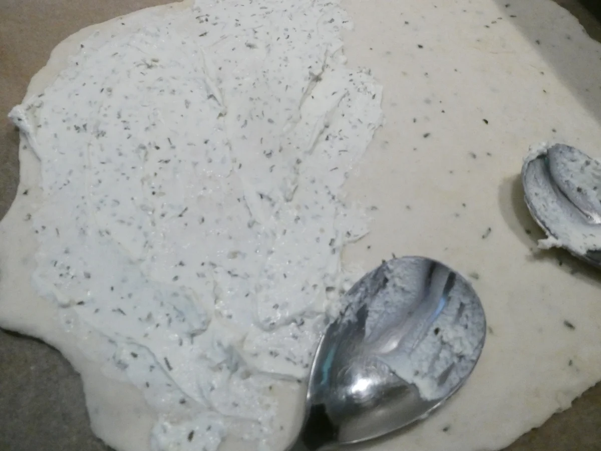 Kräuterfladen mit Kartoffeln -Schafskäse und Rosmarin - Rezept - Bild Nr. 16108