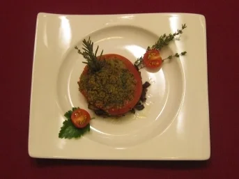 Auberginen-Burger mit gekräuterter Tomatenhaube - Rezept