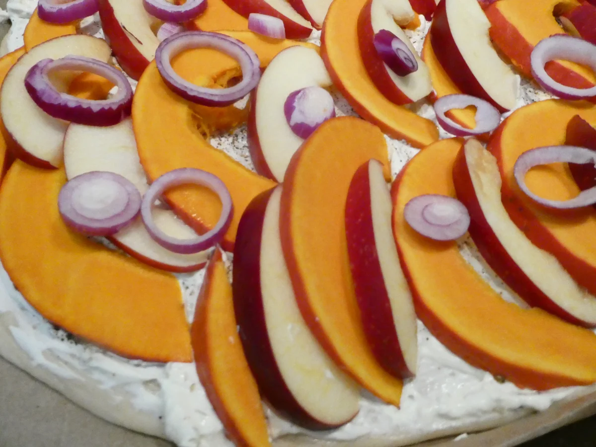 Rezept: Flammkuchen mit Kürbis und Apfel Bild Nr. 16129 Flammkuchen mit Kürbis und Apfel - Rezept - Bild Nr. 16129