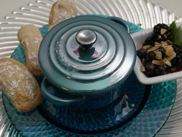 Zabaglione mit Beerensalat und Löffelbisquits - Rezept - Bild Nr. 16120