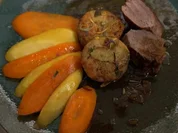 Rehrücken mit Semmelkloß-Taler und glasiertem Wurzelgemüse - Rezept - Bild Nr. 16122