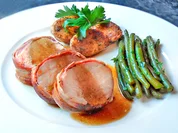 Schweinefilet mit Thymian im Bacon-Mantel - Rezept - Bild Nr. 16123