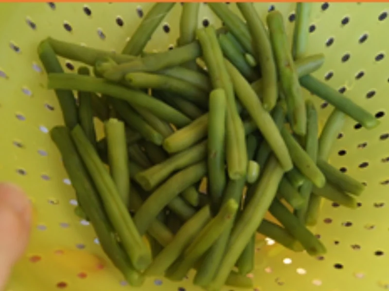 Rezept: Fischstäbchen mit Bobby-Busch-Bohnen und Kartoffelstampf Bild Nr. 6 Fischstäbchen mit Bobby-Busch-Bohnen und Kartoffelstampf - Rezept - Bild Nr. 6