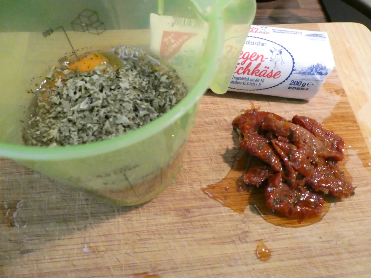 Rezept: Rührei mit Tomaten und Ziegenkäse Bild Nr. 16128 Rührei mit Tomaten und Ziegenkäse - Rezept - Bild Nr. 16128