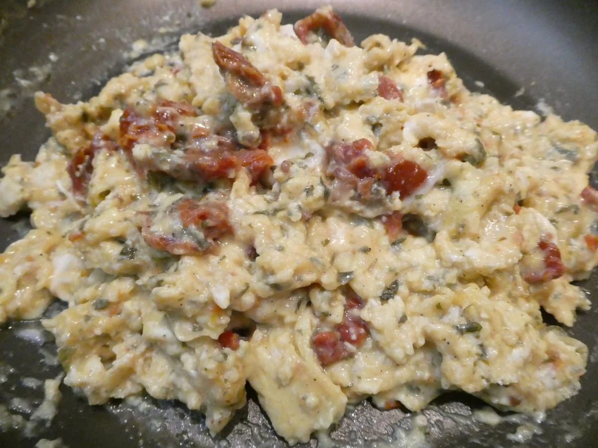 Rezept: Rührei mit Tomaten und Ziegenkäse Bild Nr. 16133 Rührei mit Tomaten und Ziegenkäse - Rezept - Bild Nr. 16133