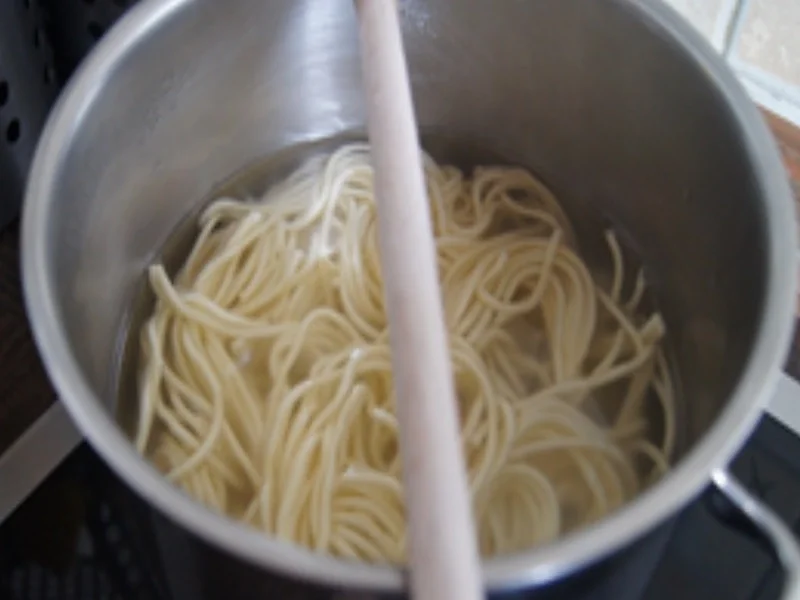 Mie-Nudeln mit Schweinefilet, Gemüse und Ei - Rezept - Bild Nr. 16130