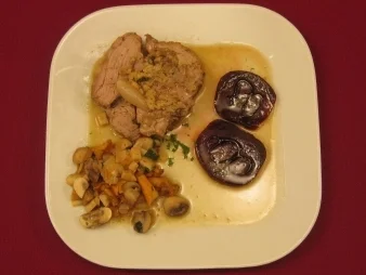 Kalbsbrust gefüllt mit Semmelbröseln an Waldpilzen - Rezept