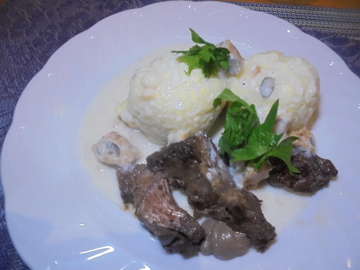 Rezept: Tafelspitz mit Meerrettichsauce und Kartoffelknödel Bild Nr. 4 Tafelspitz mit Meerrettichsauce und Kartoffelknödel - Rezept - Bild Nr. 4