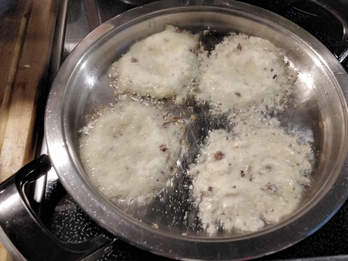 Rezept: Lachsrose, +Lachstatar mit Kartoffelpuffer Bild Nr. 16172 Lachsrose, +Lachstatar mit Kartoffelpuffer - Rezept - Bild Nr. 16172