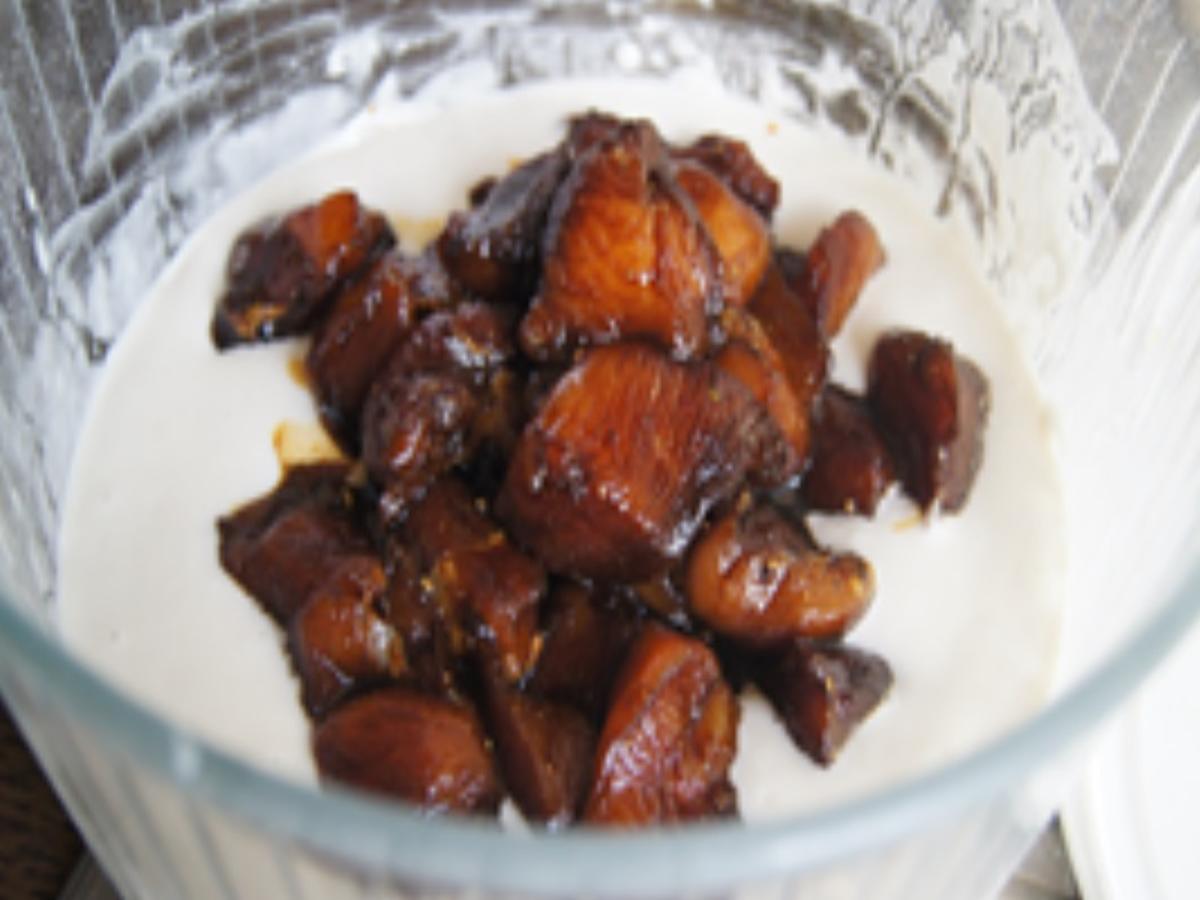 Hähnchenbrustfiletnuggets mit Honig-Karotten, Kartoffelstampf und chinesischen Gurkensalat - Rezept - Bild Nr. 5