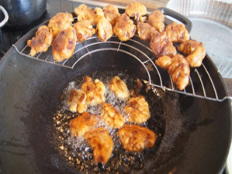 Hähnchenbrustfiletnuggets mit Honig-Karotten, Kartoffelstampf und chinesischen Gurkensalat - Rezept - Bild Nr. 8